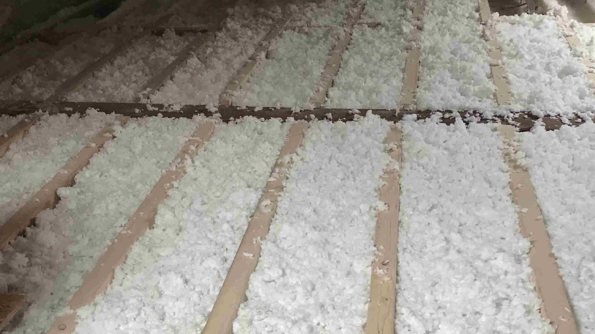 soufflage laine de verre sur plafond rayonnant ceilingo